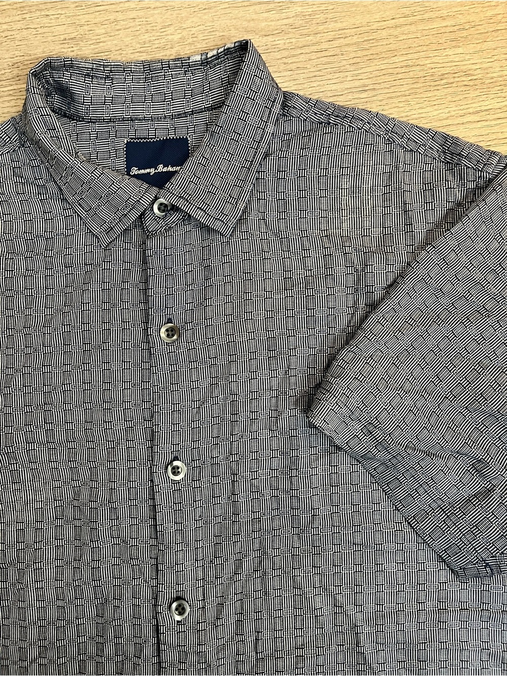Tommy Bahama Short Sleeve Button-Up Shirt in Gray Check Large Hawaiian